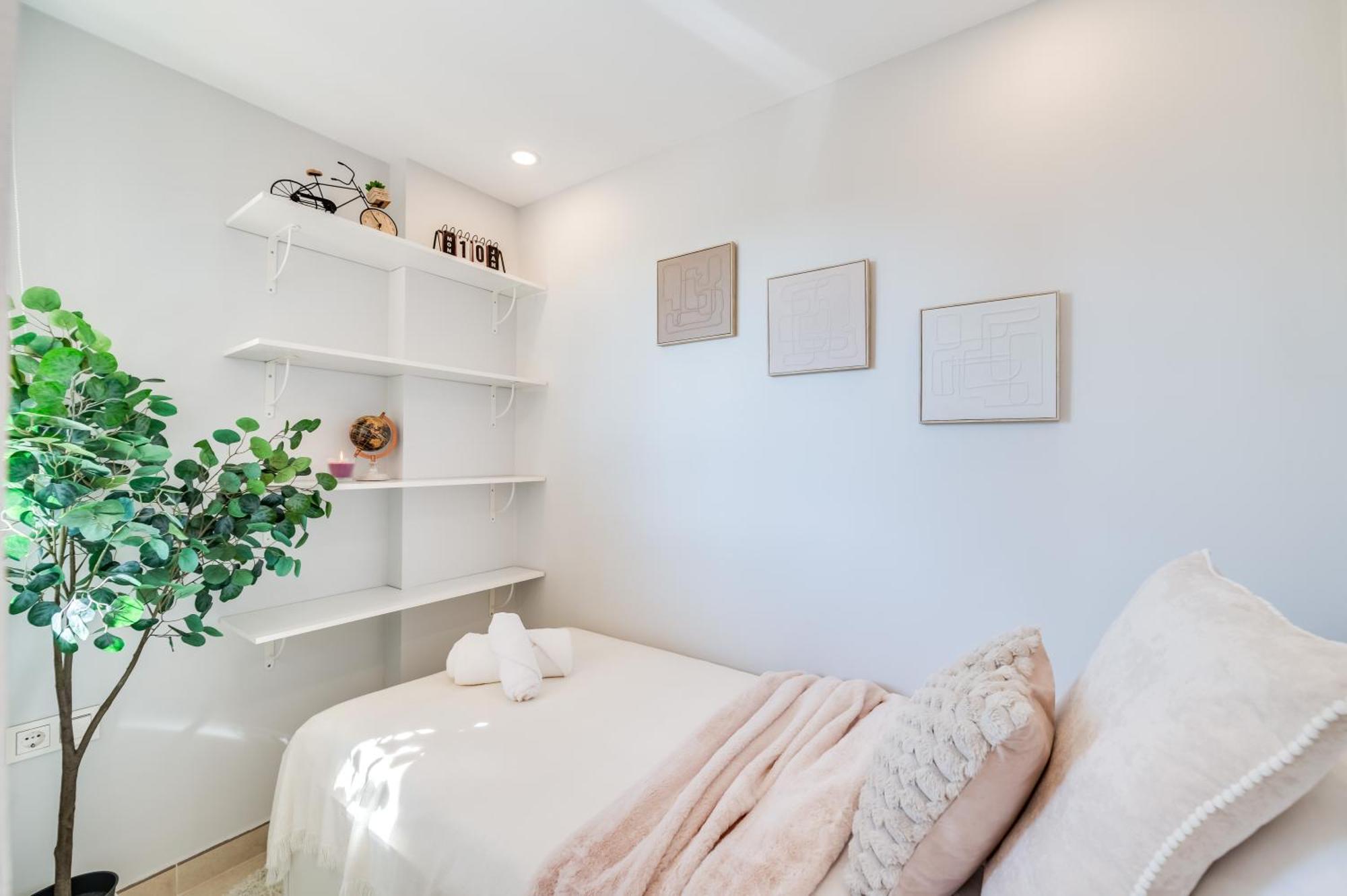 Newly Renovated Sunlit 3 Bdrm With Stunning Views Apartamento