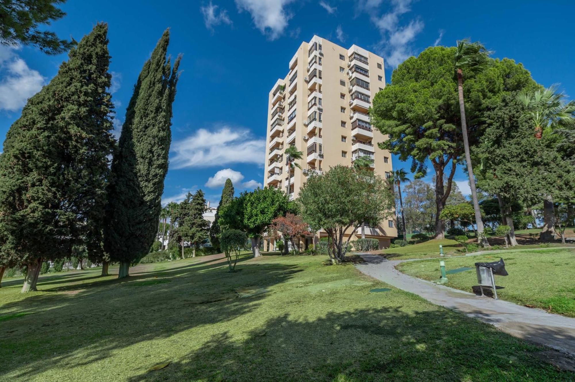 Apartamento Newly Renovated Sunlit 3 Bdrm With Stunning Views Marbella