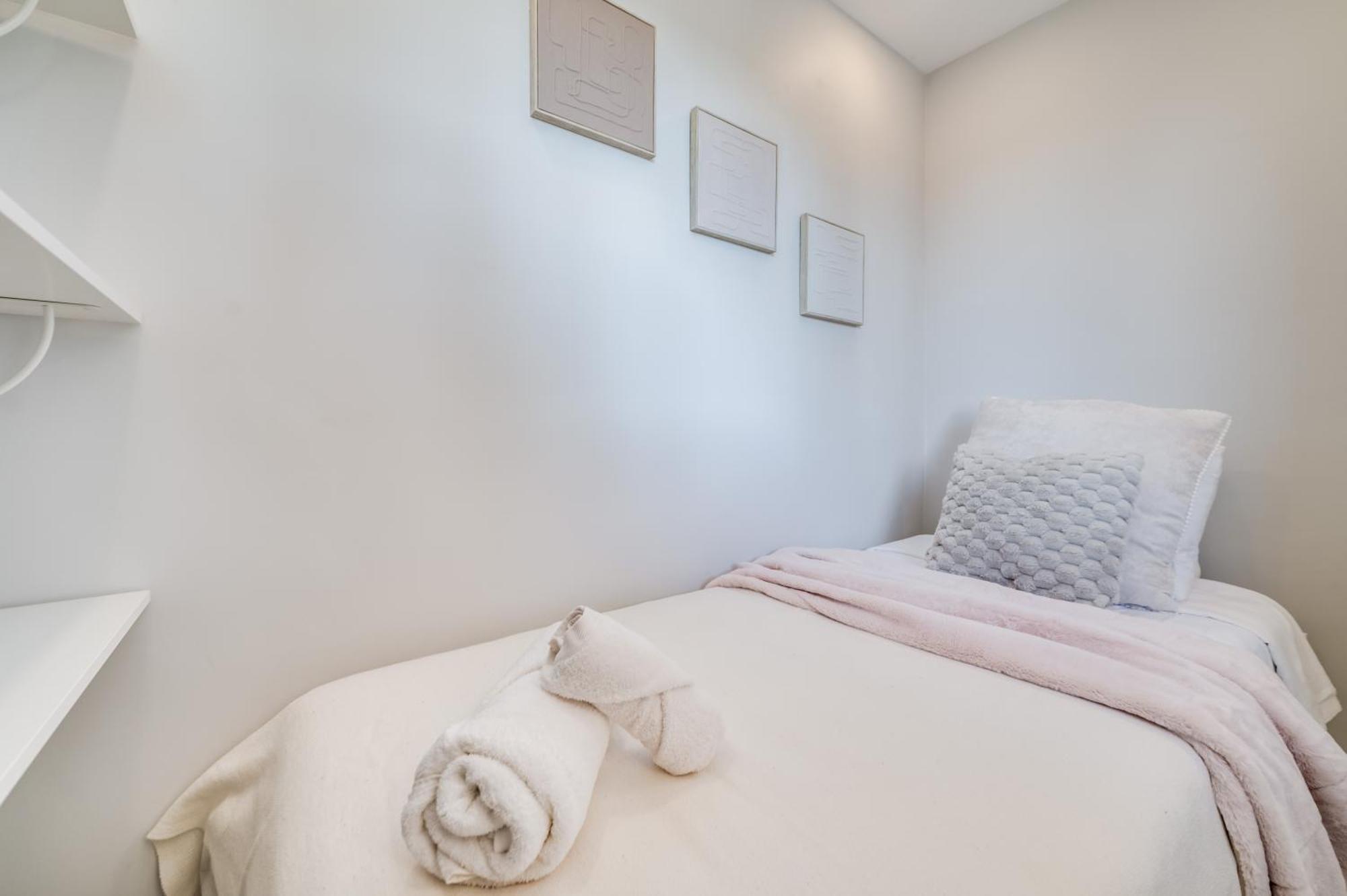 Newly Renovated Sunlit 3 Bdrm With Stunning Views Apartamento Marbella